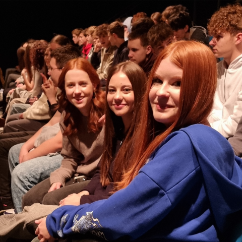 2ABK geniept das Theaterstück "Tschick"